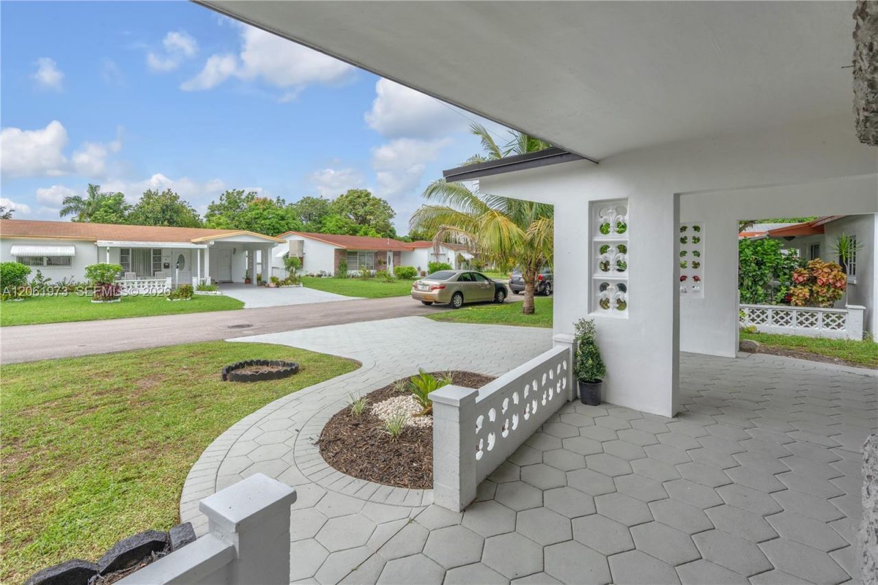 4595 NW 43rd Ct, Lauderdale Lakes, FL 33319 Photo