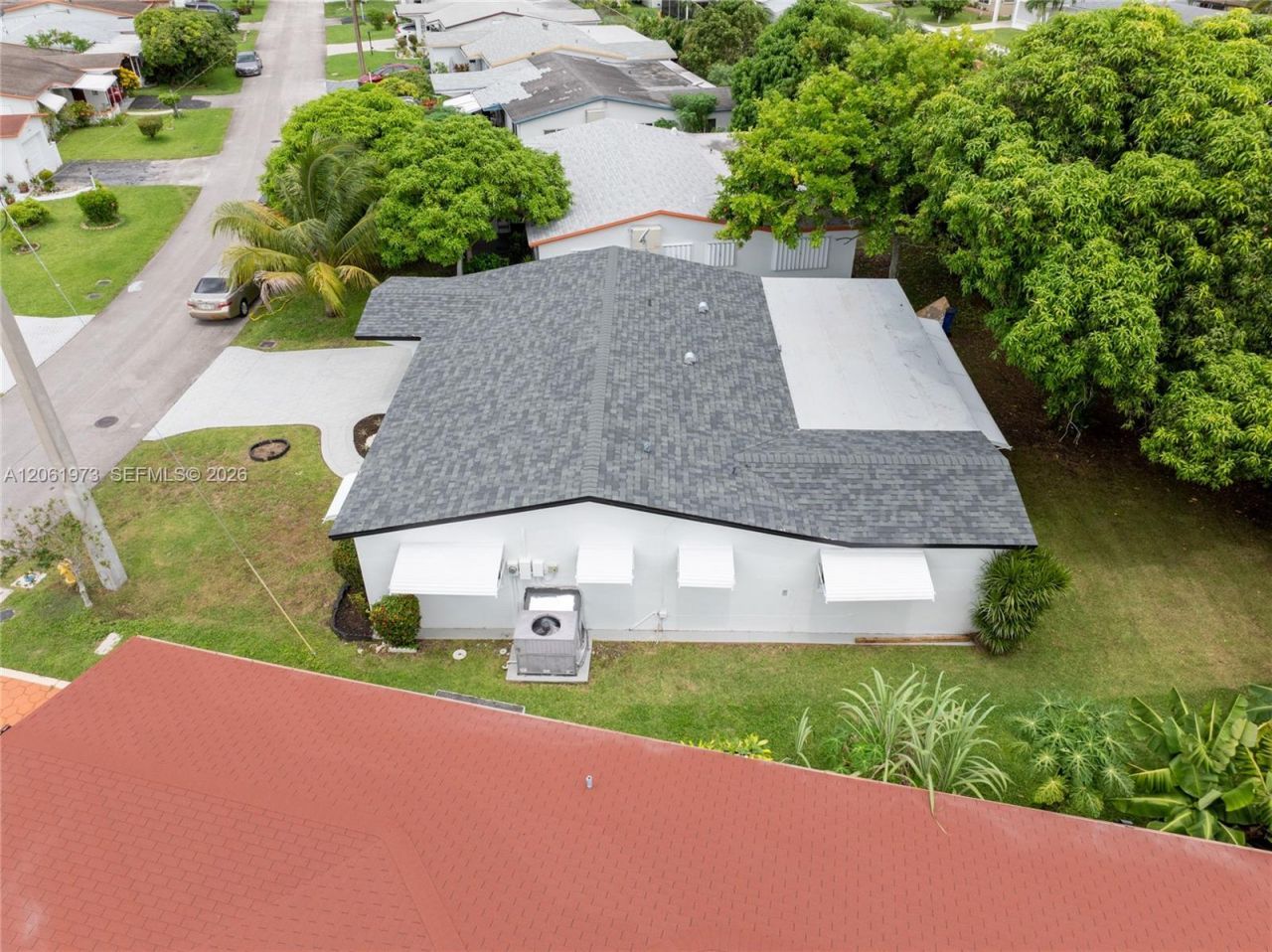 4595 NW 43rd Ct, Lauderdale Lakes, FL 33319 Photo
