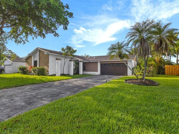 11905 Sailboat Dr, Cooper City, FL 33026