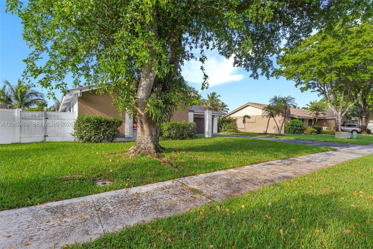 11905 Sailboat Dr, Cooper City, FL 33026 Photo