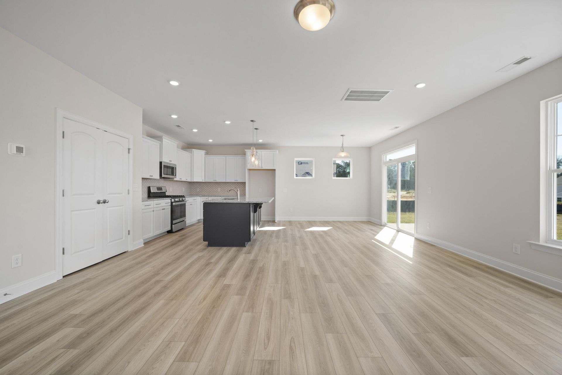 220 Silk Oak Drive Photo 6
