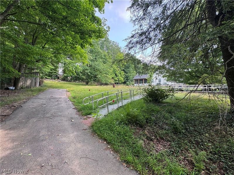 7456 Chagrin Road, Chagrin Falls, OH 44023 Photo 2