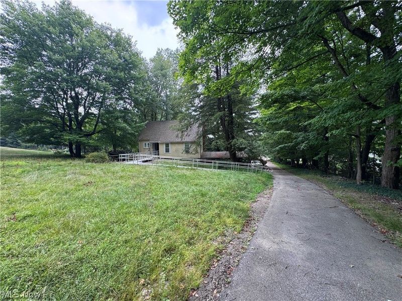 7456 Chagrin Road, Chagrin Falls, OH 44023 Photo 4
