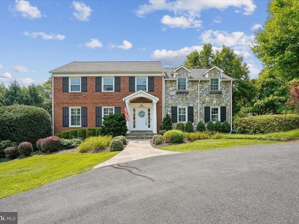 911 RAIL COURT, MCLEAN, VA 22102