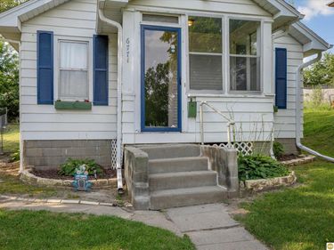 6771 Bedford Avenue, Omaha, NE 68104