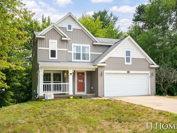 815 Ashlee Drive, Norton Shores, MI 49441