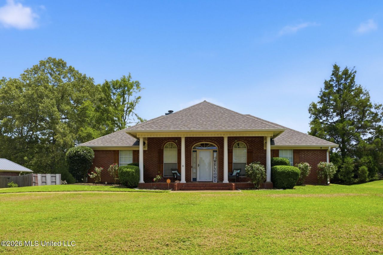 912 Eagles Nest Drive, Byram, MS 39272 Main Photo
