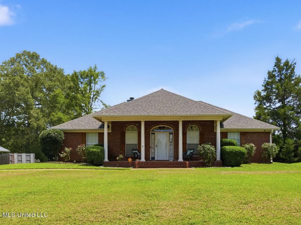 912 Eagles Nest Drive, Byram, MS 39272