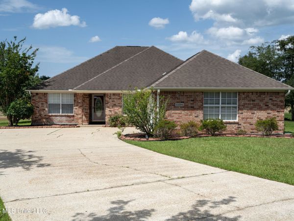 15394 Lakeview Court, Gulfport, MS 39503