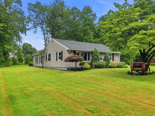 75 Greystone Ave, West Springfield, MA 01089