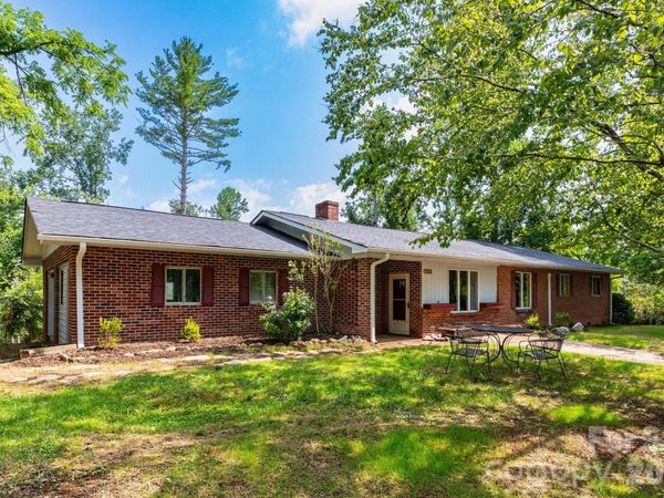 1860 Deer Park Lake Road , Spruce Pine, NC 28777