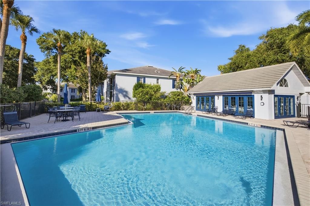 7054 Barrington Cir, Unit 102, Naples, FL 34108 Photo