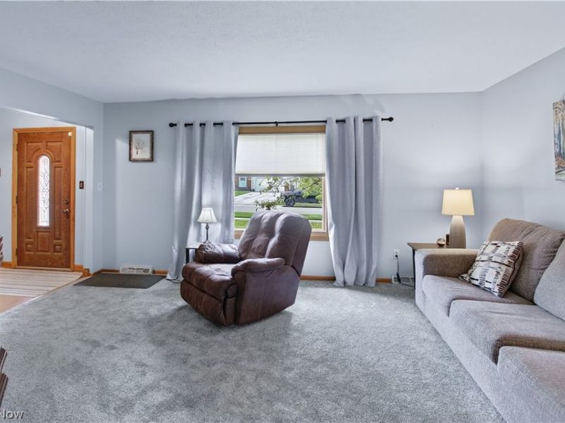 7005 Edgecliff Drive , Parma, OH 44134 Photo 12