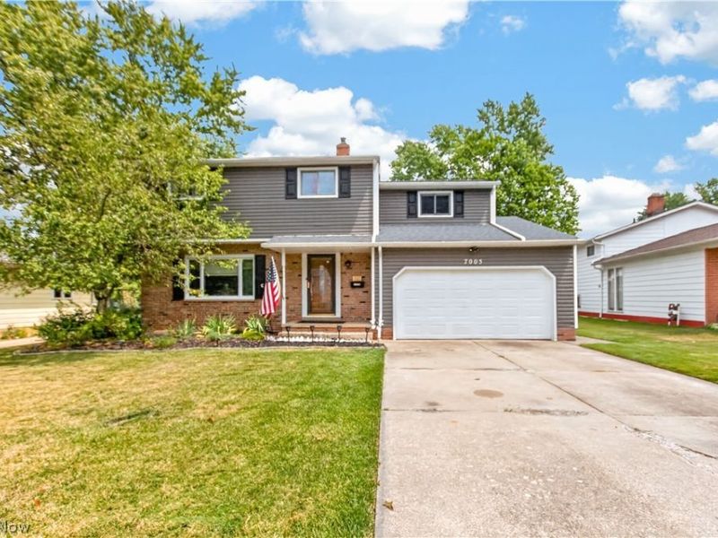 7005 Edgecliff Drive , Parma, OH 44134 Photo 2