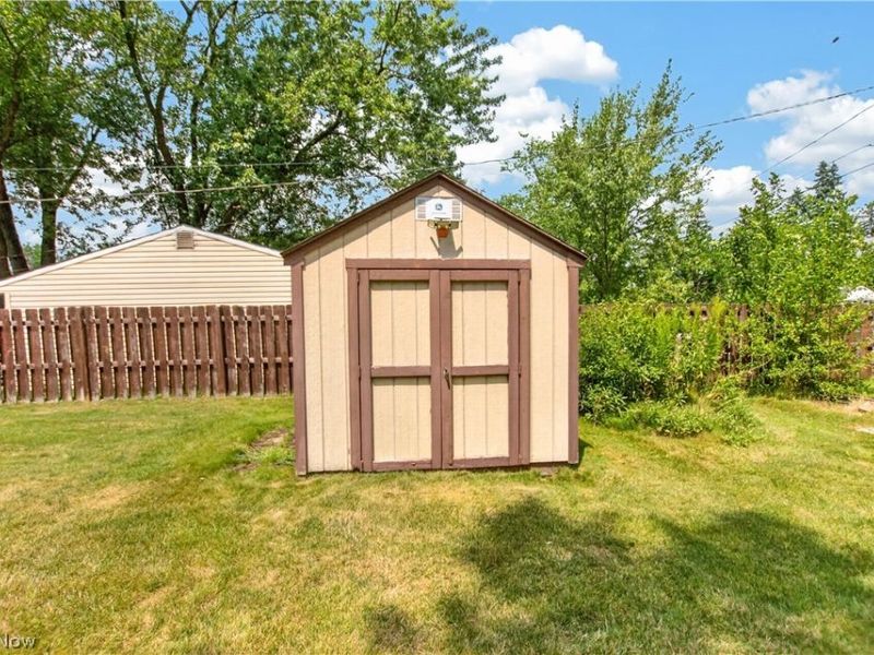 7005 Edgecliff Drive , Parma, OH 44134 Photo 36