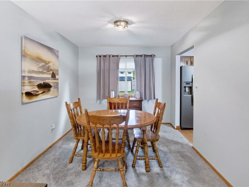 7005 Edgecliff Drive , Parma, OH 44134 Photo 8