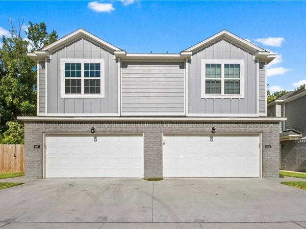1095 S Benchmark Lane, Unit 1, 2, Fayetteville, AR 72704