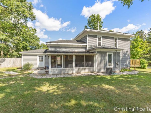 614 W Washington Street, Greenville, MI 48838
