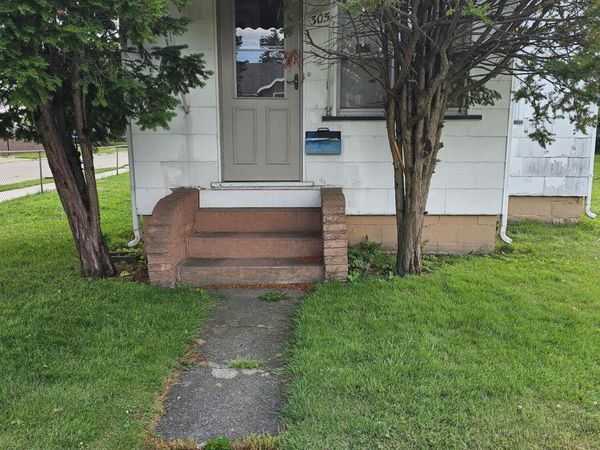 305 Chestnut Avenue, Hazel Park, MI 48030