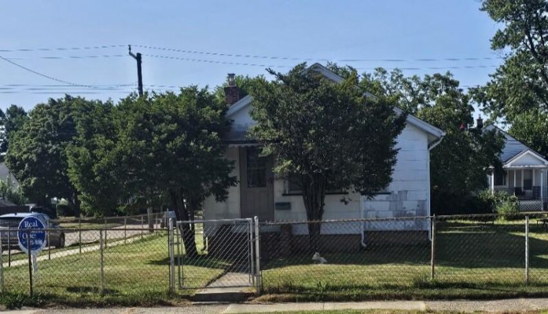 305 Chestnut Avenue, Hazel Park, MI 48030 Main Photo
