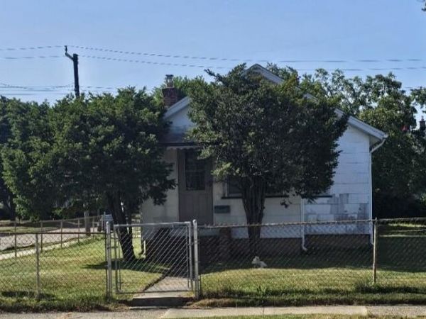 305 Chestnut Avenue, Hazel Park, MI 48030