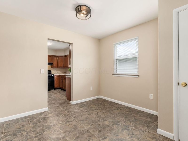 5152 Cavalier Drive, Hilliard, OH 43026 Photo 2