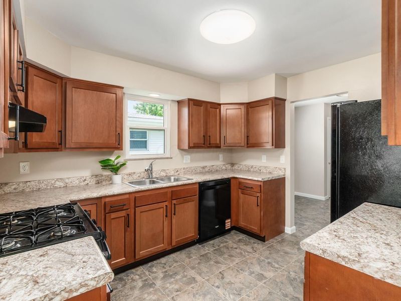 5152 Cavalier Drive, Hilliard, OH 43026 Photo 4