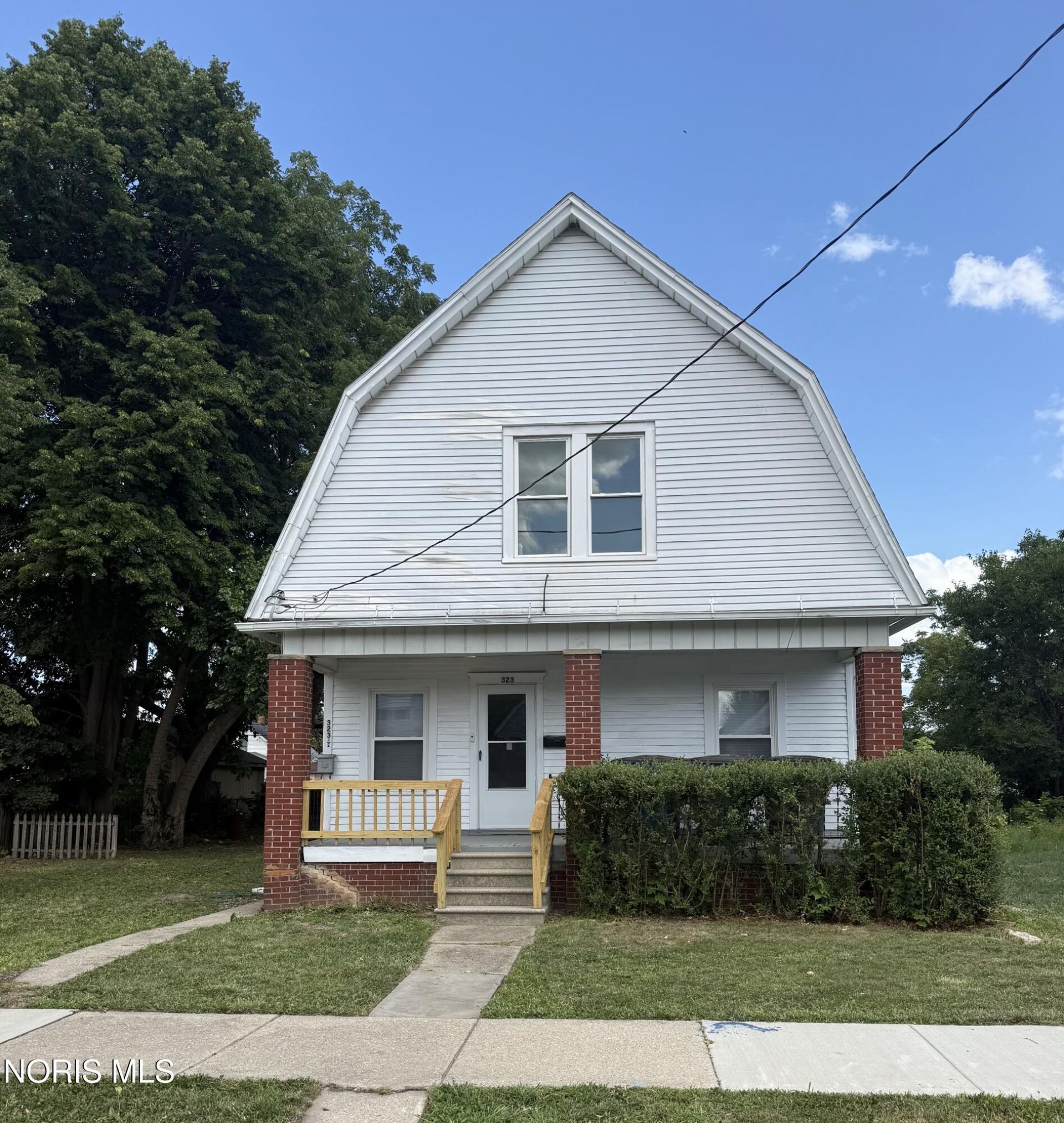 323 E Oakland Street, Toledo, OH 43608 Main Photo