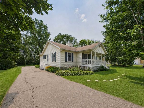 417 Countryside Drive SE, Montgomery, MN 56069