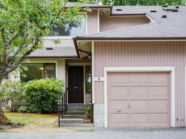 1309 McKenzie Ave , Unit #9, Saanich, BC V8P 2M1