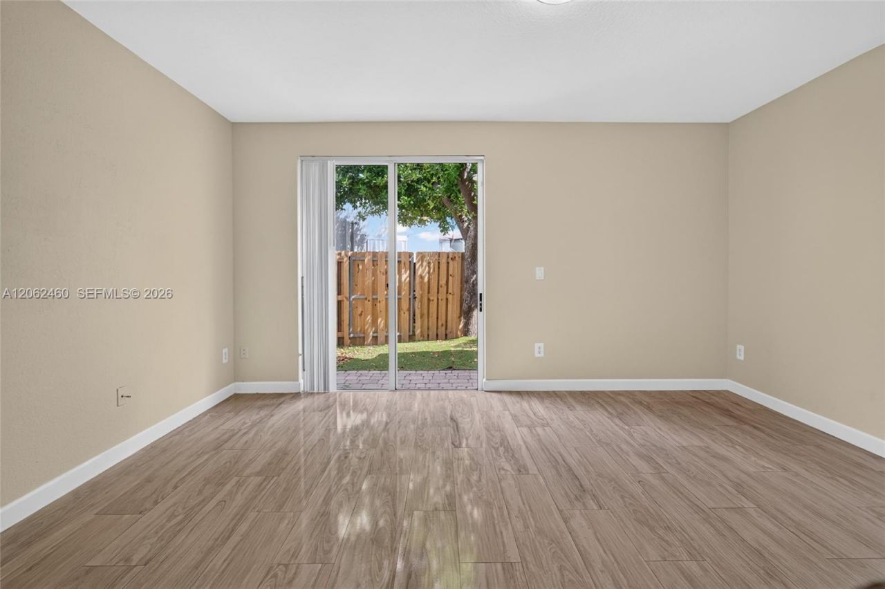 2885 SE 1st Dr, Unit 11, Homestead, FL 33033 Photo