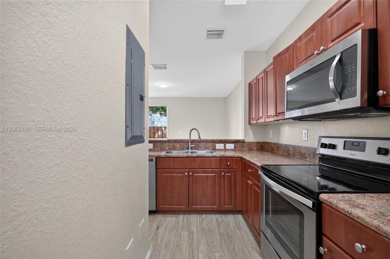 2885 SE 1st Dr, Unit 11, Homestead, FL 33033 Photo