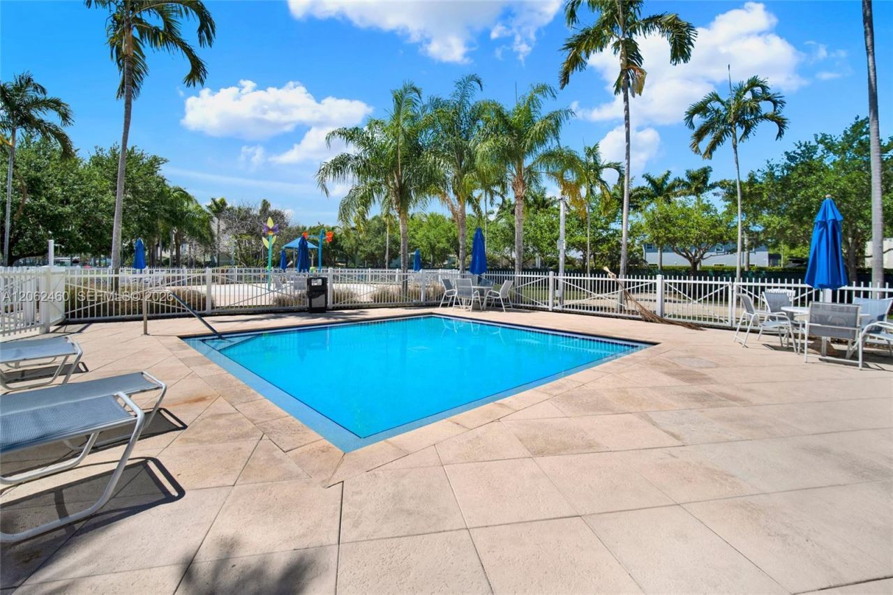 2885 SE 1st Dr, Unit 11, Homestead, FL 33033 Photo