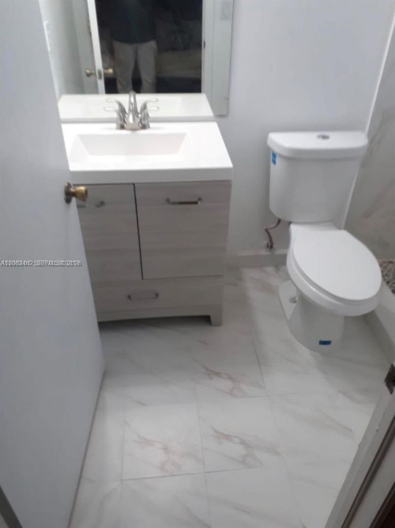 6016 NW 116th Pl, Unit 404, Doral, FL 33178 Photo