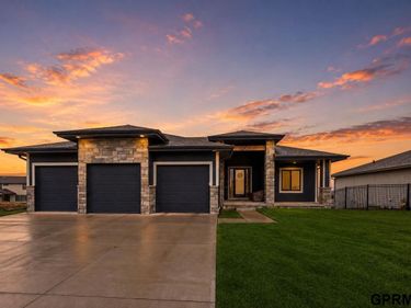 11207 N 170Th Street, Bennington, NE 68007