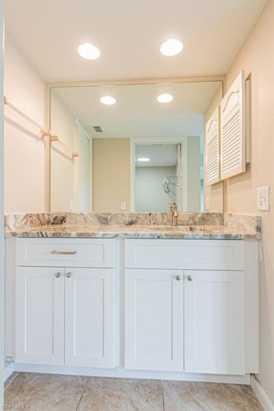 149 Palm Dr , Unit 17, Naples, FL 34112 Photo
