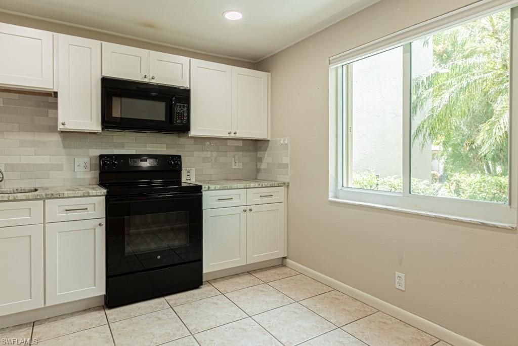149 Palm Dr , Unit 17, Naples, FL 34112 Photo