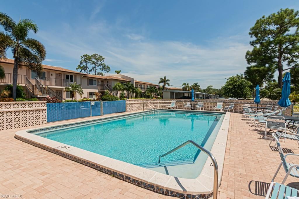 149 Palm Dr , Unit 17, Naples, FL 34112 Photo