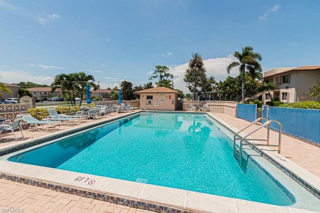 149 Palm Dr , Unit 17, Naples, FL 34112 Photo