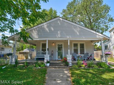 206 S SHIAWASSEE Street, Corunna, Mi 48817