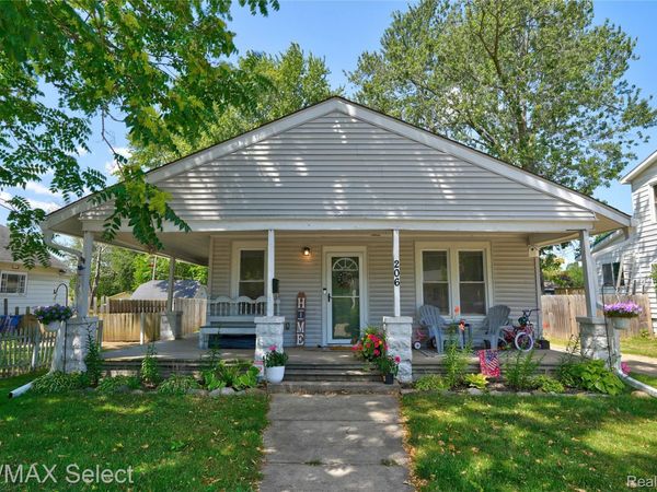 206 S SHIAWASSEE Street, Corunna, Mi 48817