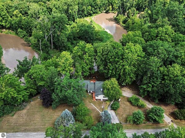 1620 Michigan Road N, Omer, MI 48749