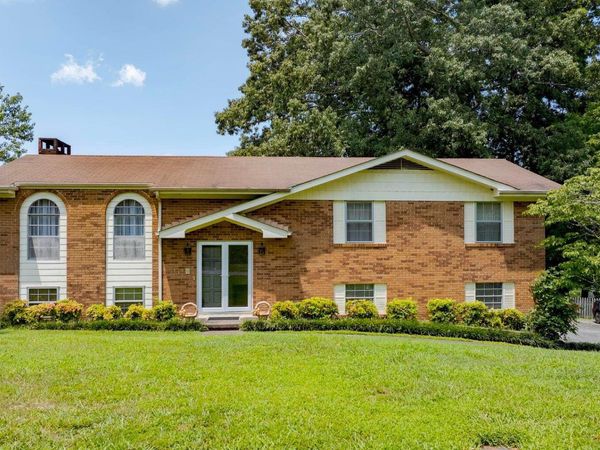 2101 Crown Court Lane, Chattanooga, TN 37421