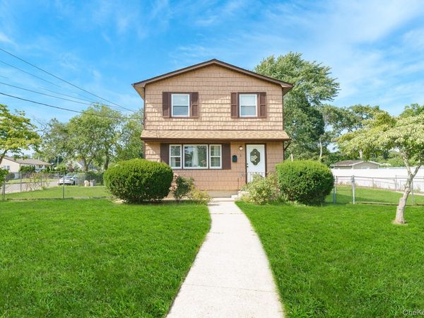 9 Van Cedar Street, Brentwood, NY 11717