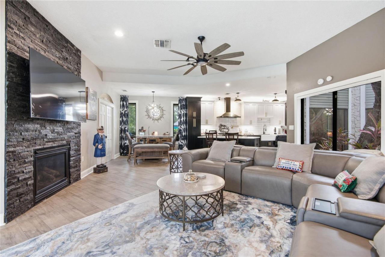 2860 Briarwood Lane, Palm Harbor, FL 34683 Photo