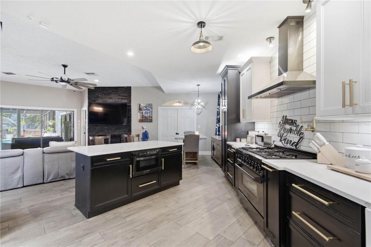 2860 Briarwood Lane, Palm Harbor, FL 34683 Photo