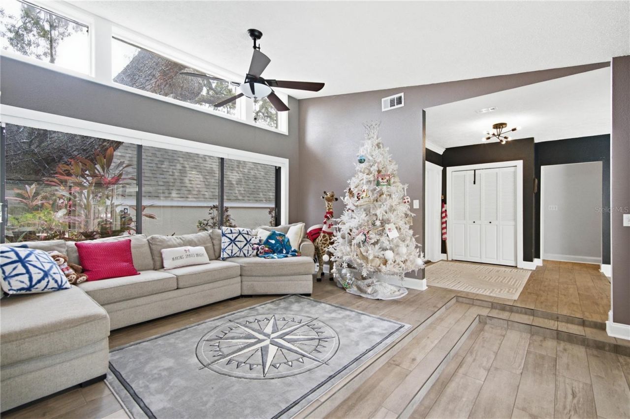 2860 Briarwood Lane, Palm Harbor, FL 34683 Photo