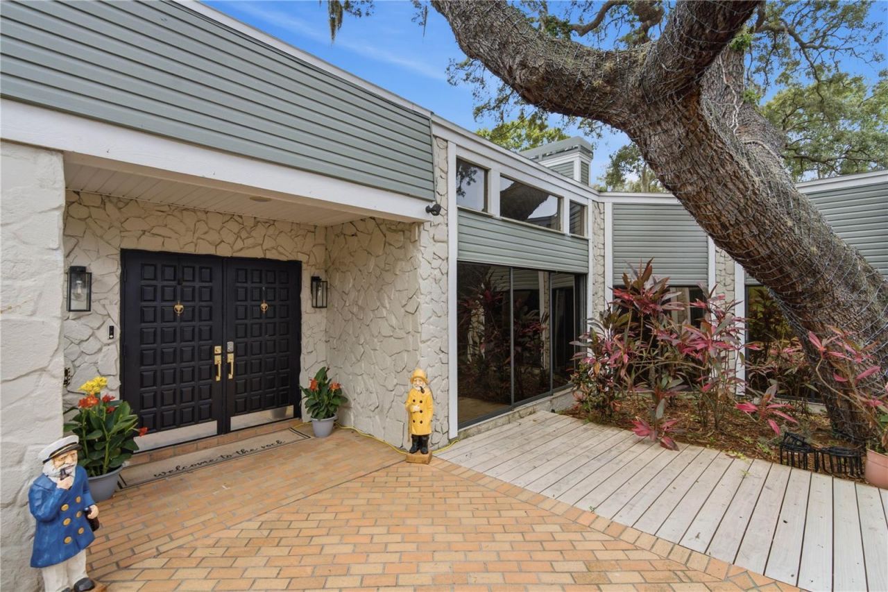 2860 Briarwood Lane, Palm Harbor, FL 34683 Photo