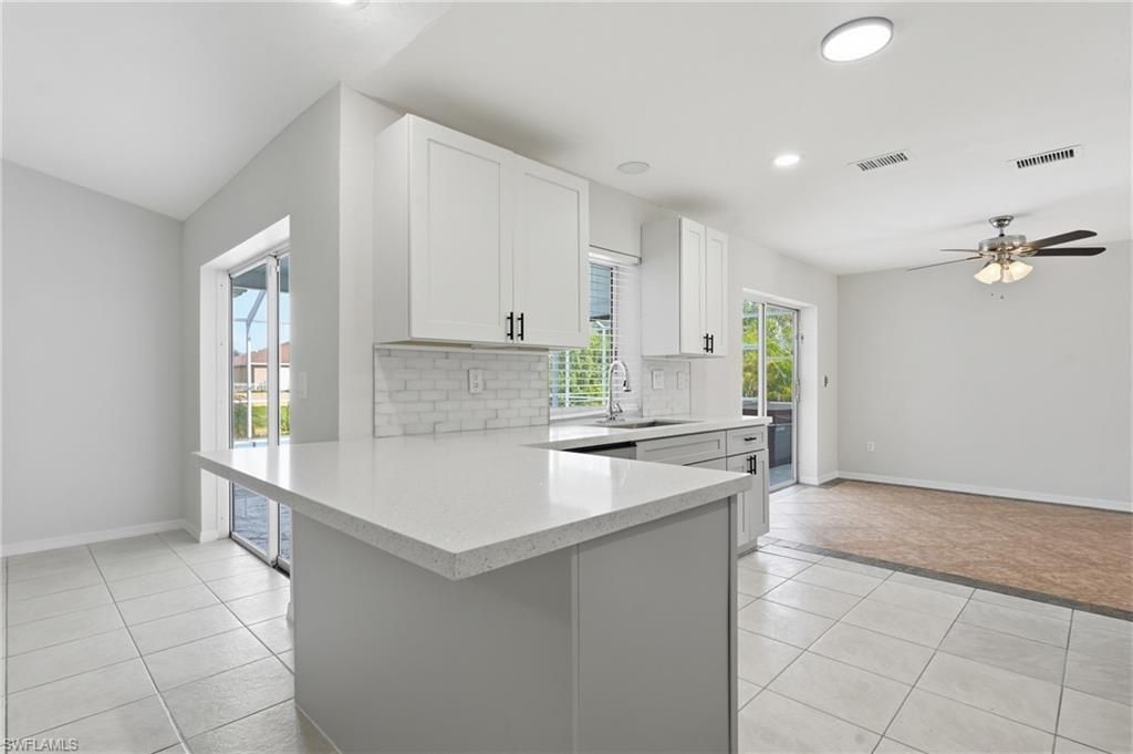524 SE 8th Pl, Cape Coral, FL 33990 Photo