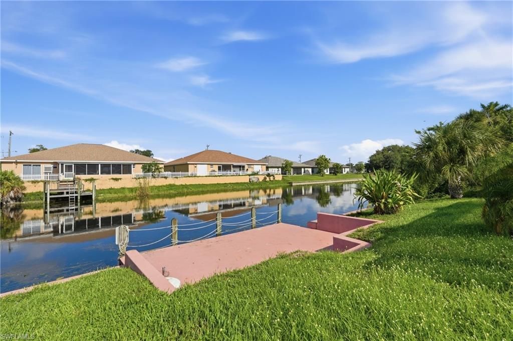 524 SE 8th Pl, Cape Coral, FL 33990 Photo